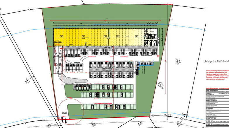 Die Zeichnung aus der Machbarkeitsstudie der Post zeigt, wie das neue Zentrum an der Glogauer Straße aussehen könnte. Gelb das Gebäude mit etlichen vorgelagerten Parkplätzen.