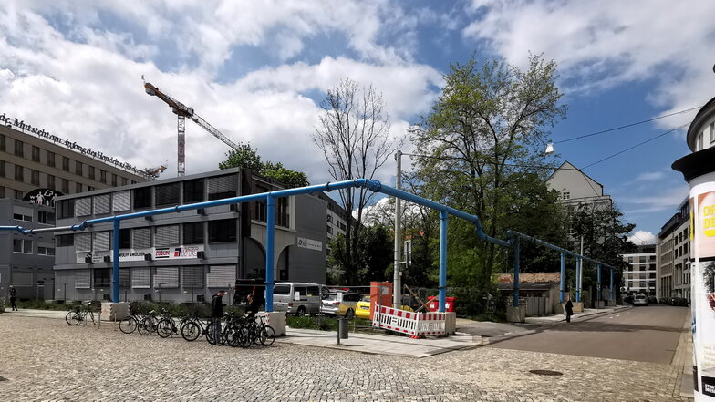 Dort, wo heute Baucontainer der Annenhöfe zwischen Schauspielhaus und Zwingerforum stehen, plant ein Münchner Unternehmen ein Bürohaus.
