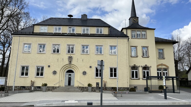 Das Rathaus von Ottendorf: Hier ist die Idee entstanden, Kita-Plätze ab 2024 online anzubieten.