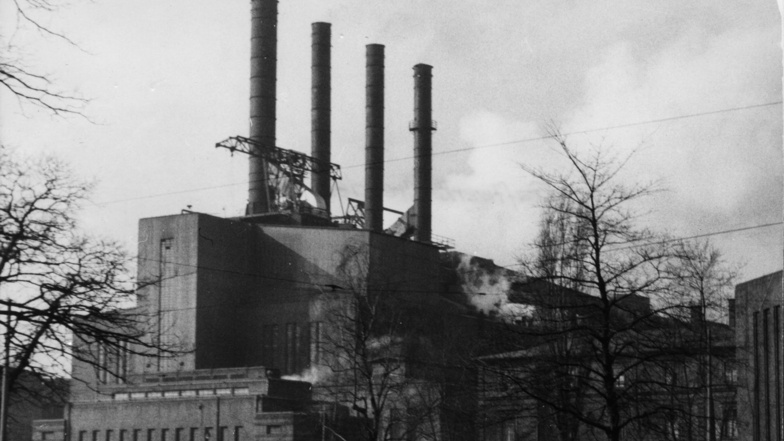 Ein Foto aus dem Jahr 1962 zeigt das Braunkohlekraftwerk Mitte.