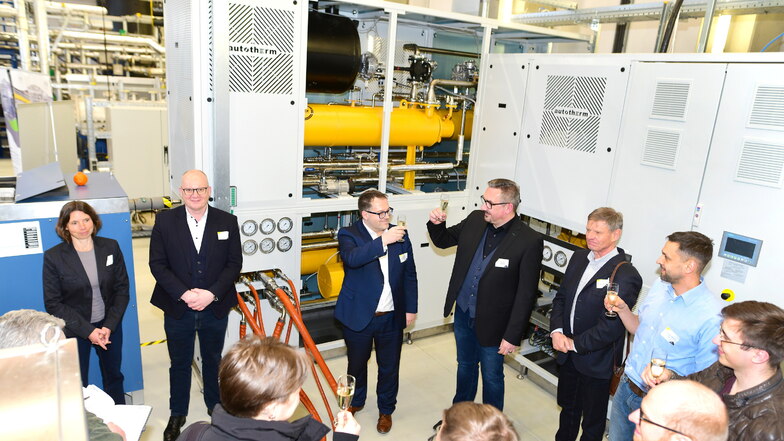 Die neue Testanlage für Wärmespeicher im Kraftwerkslabor der Zittauer Hochschule ist jetzt eingeweiht.