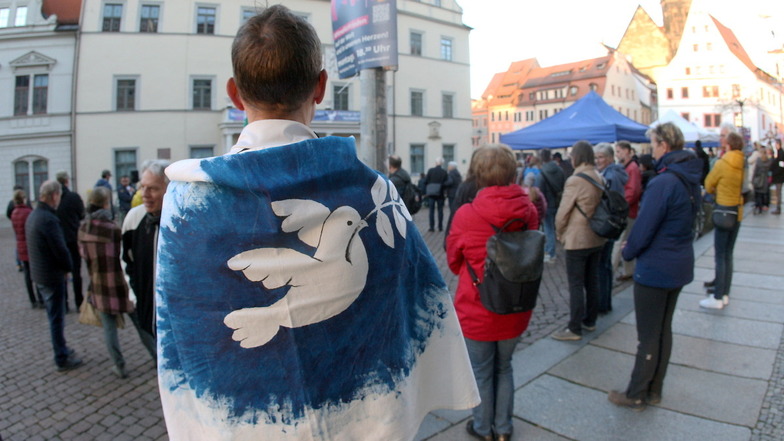 Friedensdemo in Pirna: Für eine friedliche und sichere Zukunft.