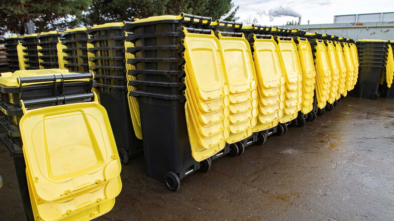 Gelbe Tonnen (Symbolfoto): In Pirna sind inzwischen alle Behälter ausgeliefert worden.