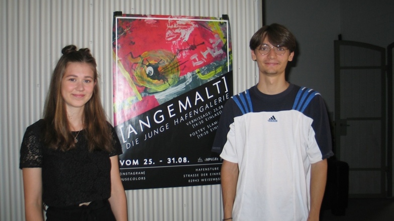 Chantal Trochowski und Sebastian Röhle organisieren die Schülergalerie, die vom 25. bis 31. August in der Telux stattfindet.