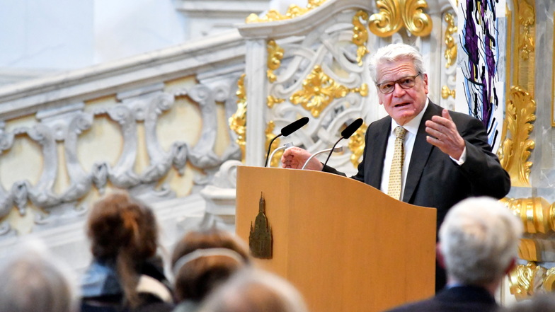 Rund 250 Menschen hörten zu, als Joachim Gauck in der Frauenkirche über die Zukunft der Demokratie sprach.