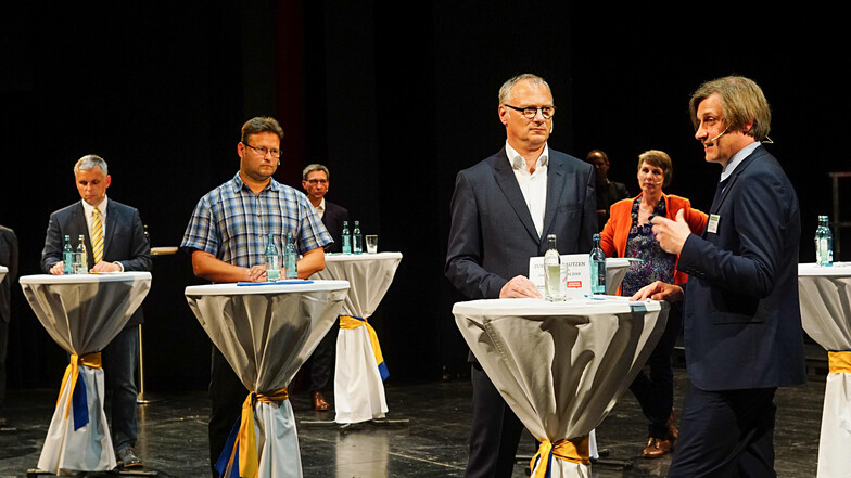 Wahlforum im Theater Bautzen: Jeweils eine Minute Zeit hatten die Kandidaten, um die Fragen zu beantworten.