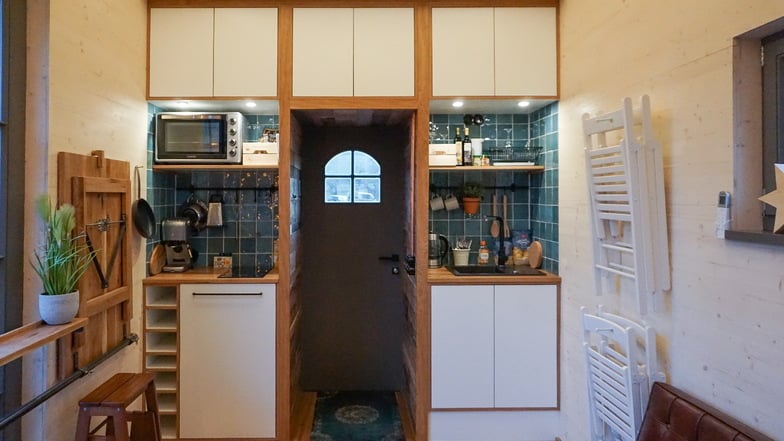 Bad, Küche und Schlafkoje – alles auf 20 Quadratmetern.