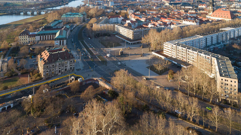 Das Königsufer (unten rechts) und der Neustädter Markt (Mitte) werden sich verändern. Vor allem soll die große Straße schmaler werden.