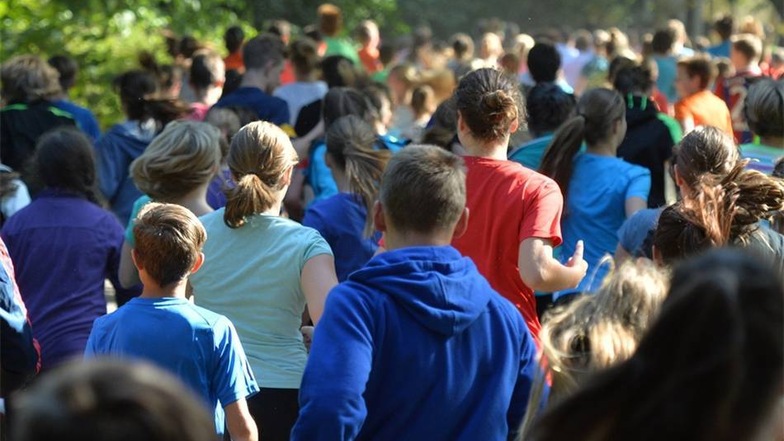 Dichtes Gedränge in den Schilleranlagen: 2&nbsp;000 Schüler gingen in diesem Jahr beim Herz-Lauf auf die Strecke. So viele wie noch nie.