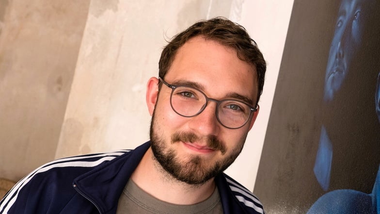 Das Theaterstück "Widerstand" des in Görlitz lebenden Schriftstellers, Dramatikers und Malers Lukas Rietzschel wird beim Lausitz Festival in Guben aufgeführt.