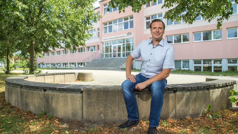 Frank Zierfuß ist mit Beginn dieses Schuljahres der neue Direktor am Friedrich-Schleiermacher-Gymnasium in Niesky. Der aus Görlitz gekommene Reichenbacher freut sich auf eine spannende Zeit.