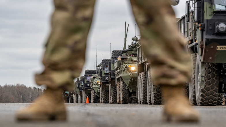 Angesichts der Ukraine-Krise verlegen die US-Streitkräfte rund 3000 weitere Soldaten in den Nato-Partnerstaat Polen.