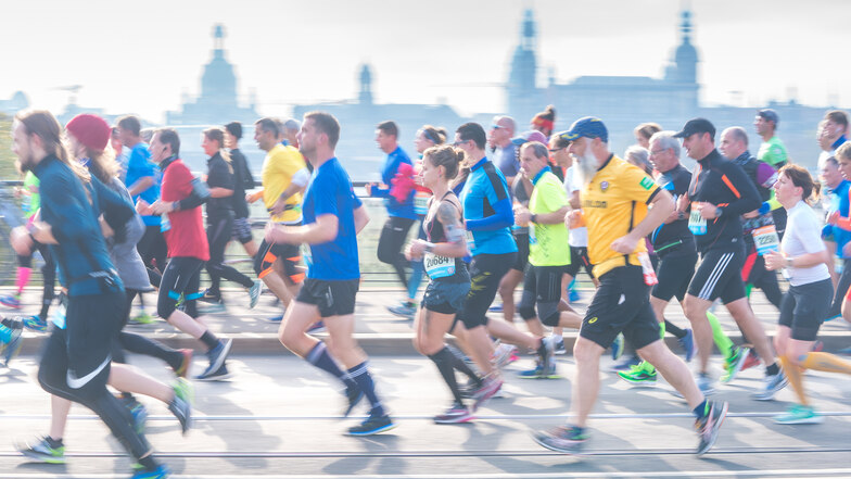 Rund 8.000 Läuferinnen und Läufer werden am Sonntag beim Dresden Marathon erwartet.