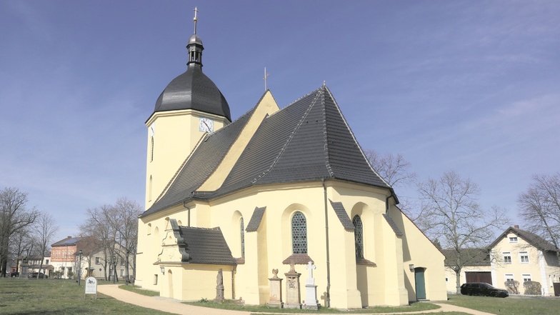 Die heute schöne evangelische Kirche Schleife war bei der Bombardierung des Ortes vor 75 Jahren schwer beschädigt worden.
