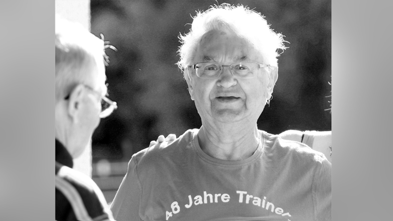 "Sein Herz gehörte dem Sport und den Schwimmern": Heinz Naroschny ist nach langer Krankheit im Alter von 80 Jahren gestorben.