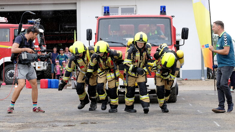 Die Feuerwehr Ziegenhain hat an einem vom MDR live übertragenen Wettkampf teilgenommen.