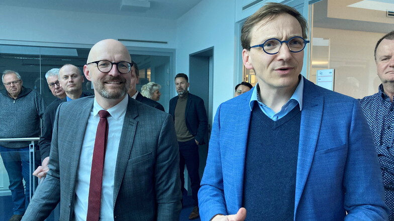 Wirtschafts-Staatssekretär Thomas Kralinski (l.) mit ULT-Chef Stefan Jakschik.
Foto: Markus van Appeldorn