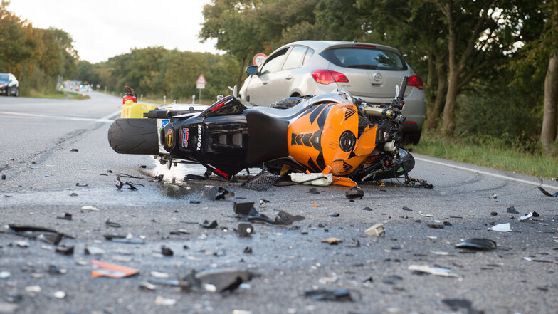 Für Motorradfahrer enden Unfälle selten glimpflich.