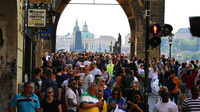 Den Ansturm auf die Karlsbrücke muss man mögen. Für diejenigen, die Prag abseits der touristischen Highlights entdecken wollen, haben wir fünf Alternativen zusammengestellt.