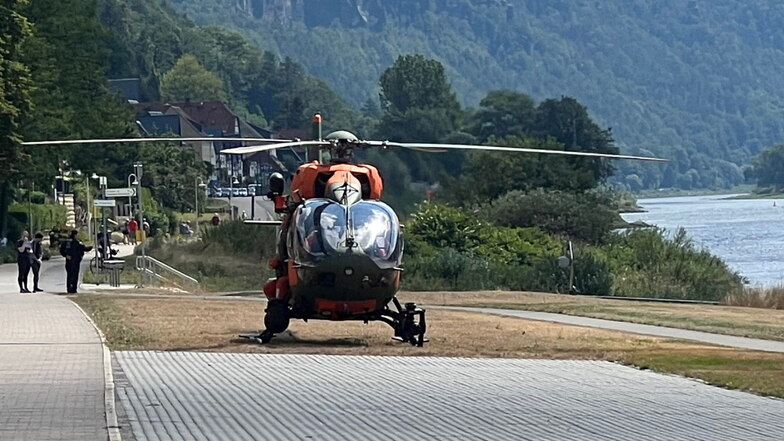 Vor Ort sind auch zwei dieser Spezialhelikopter. Sie können Wasser transportieren, Verletzte bergen, aber auch Spezialkräfte über dem Brandherd absetzen.
