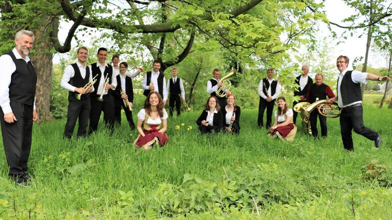 Sie pflegen sei 40 Jahren sorbisches, deutsches, böhmisches und mährisches Liedgut – die Crostwitzer Blasmusikanten. Am Samstag wird gefeiert und aufgespielt.