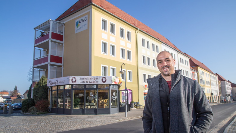 Younes Polenz (40) ist ein junger Unternehmer aus dem Nieskyer Ortsteil Stannewisch. Seine Kfz-Werkstatt im Ort ist nur ein Standbein, mit dem er seine Selbstständigkeit begann.