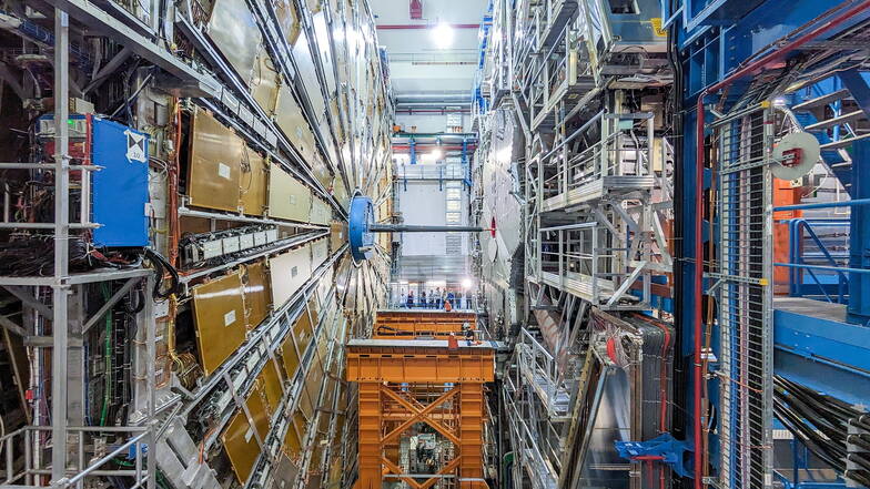 Das riesige Messgerät Atlas beobachtet am CERN die Kollisionen der Teilchen im Beschleuniger. Forscher der TU Dresden kümmern sich um den Detektor.