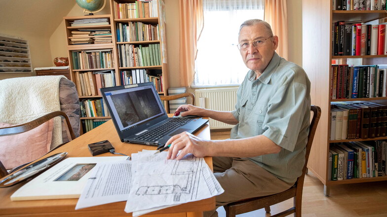 Wolfgang Buschan aus Heidenau hat auf seinem Laptop Bildmaterial vom Mafa-Bunker.