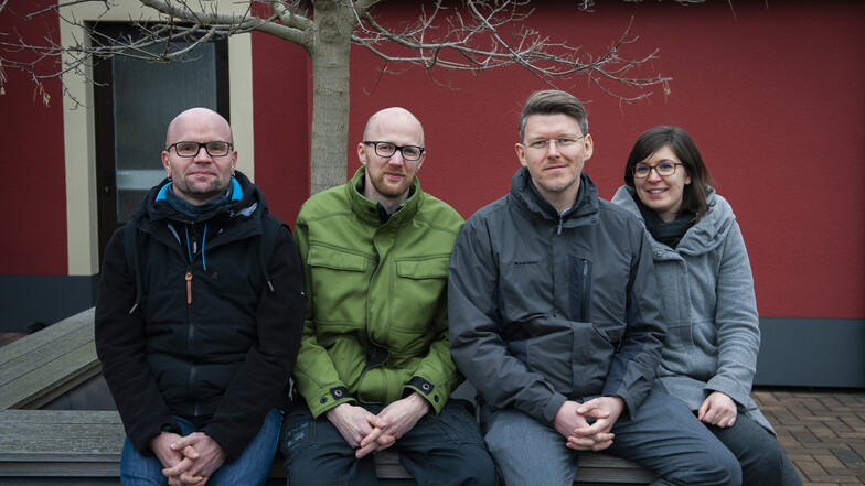 Raimo Siegert, Christian Stelzner, Sebastian und Maria Bieler (von links) sind „WIR für Großenhain“. Ihr Credo ist miteinander und gemeinsam agieren – so wie im Gedicht von Irmela Brender.