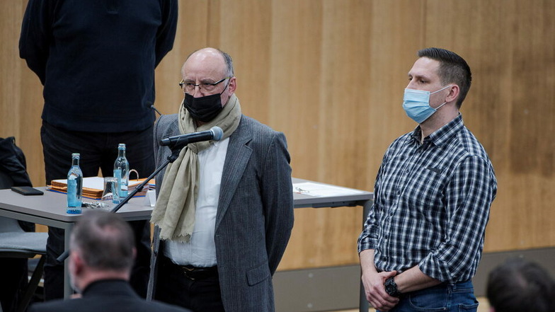 Derzeit viel im Rampenlicht: Peter Stahn (li.) bei der Vereidigung für den Stadtrat. Am Dienstag stnd er vor Gericht.