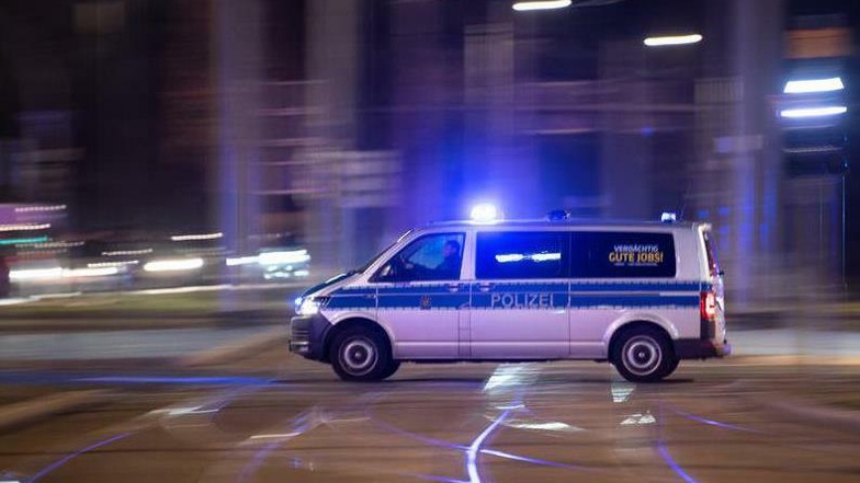 Polizisten mussten am Mittwoch bei Bautzen einen Geldtransporter schützen.