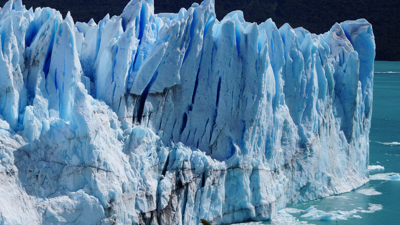 Der Perito Moreno ist ein großer Gletscher in den südamerikanischen Anden. Er liegt im Südwesten Argentiniens.