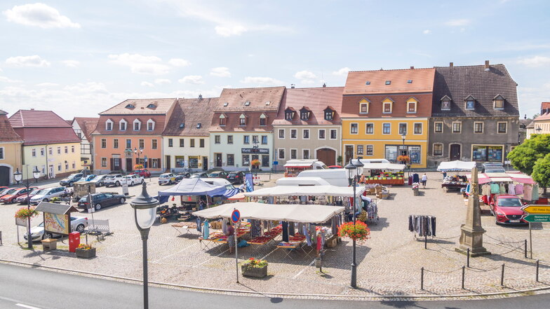 Der Strehlaer Markt soll am Sonnabend zur Partystätte werden. Zuvor ist eine Straßenparade über die Oschatzer Straße geplant.
