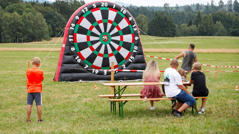 Neu in diesem Jahr ist Fußball-Dart.