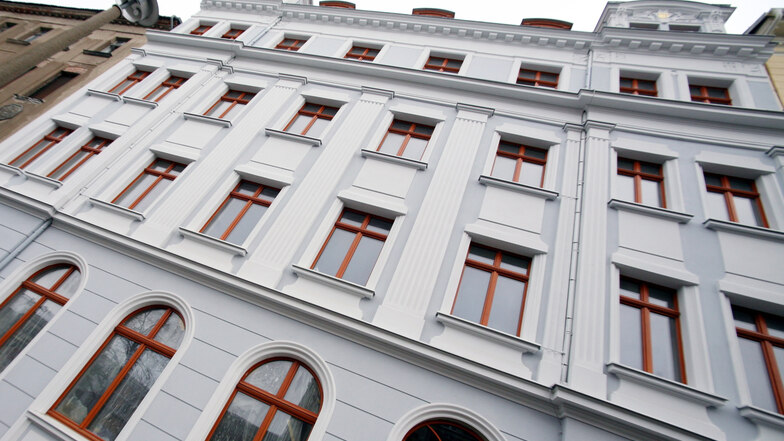 Die Fassade ist bereits seit 2007 saniert. Doch das Hotel Monopol am Görlitzer Postplatz steht weiter leer.