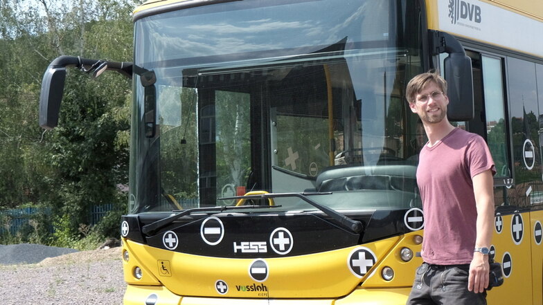 Im vorigen August kam der ausrangierte Bus der Dresdner Verkehrsbetriebe in Meißen an. Viele Jugendliche warten darauf, dass er endlich am Akti aufgestellt und als Jugendtreff eingerichtet wird, weiß Streetworker Sebastian Schmidt.