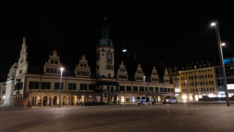Rückblick ins Jahr 2020: Die Beleuchtung des Alten Rathauses in Leipzig ist während der Earth Hour ausgeschaltet.