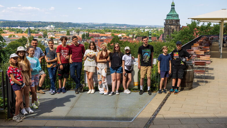 Auf den ersten Blick eine Gruppe junger Leute wie andere auch. Doch die Belarussen - hier beim Besuch in Pirna - haben eine besondere Geschichte.