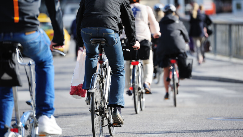 Mit dem Rad ist man umweltfreundlich unterwegs: Bei E-Bikes ist eine gute
Fahrradversicherung angeraten.