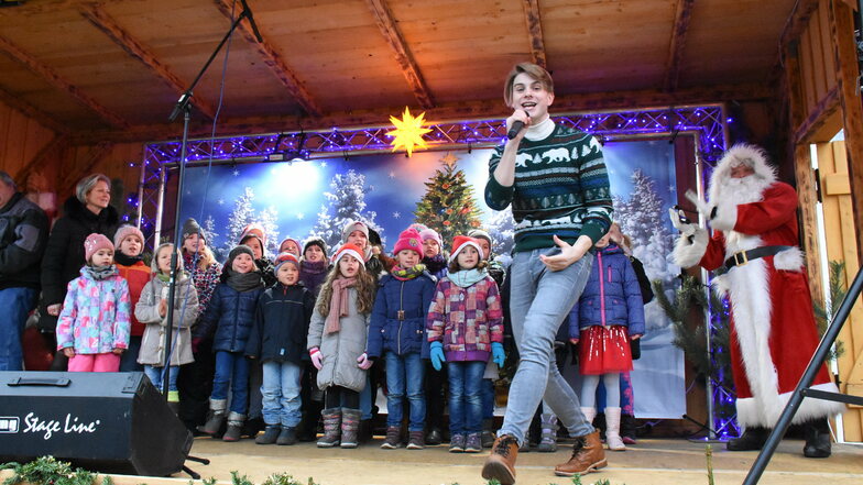 Der Sänger Vincent Groß aus der Schweiz trat während des traditionellen Weihnachtsmarktes in Rothenburg vor drei Jahren auf. Am 20. Dezember sollte er wieder auf der Bühne stehen, aber daraus wird nun nichts.