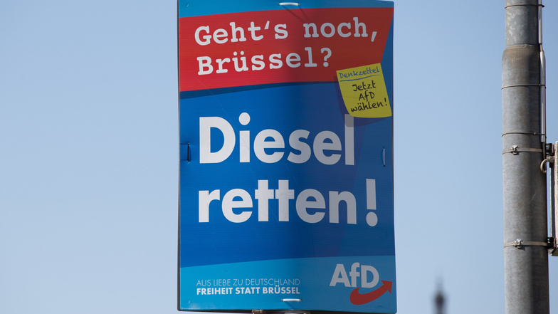 Trotz Spendenaffäre: Nach der jüngsten Sonntagsumfrage ist die AfD jetzt stärkste Partei in Ostdeutschland.