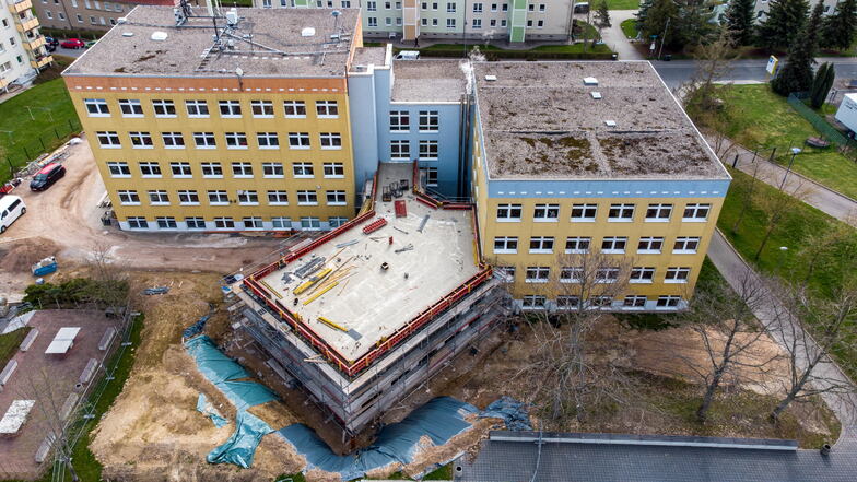 So sieht der Anbau an die Oberschule Waldheim aus der Vogelperspektive aus.