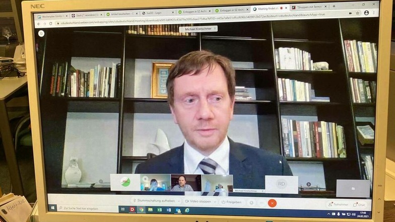 Sachsens Regierungschef Michael Kretschmer im Videogespräch mit den Bürgern.