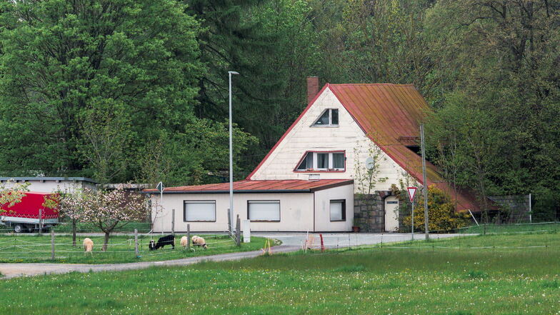 Blick auf das von Bayern beschlagnahmte Haus. Der Freistaat hätte es der Besitzerin nicht wegnehmen dürfen.