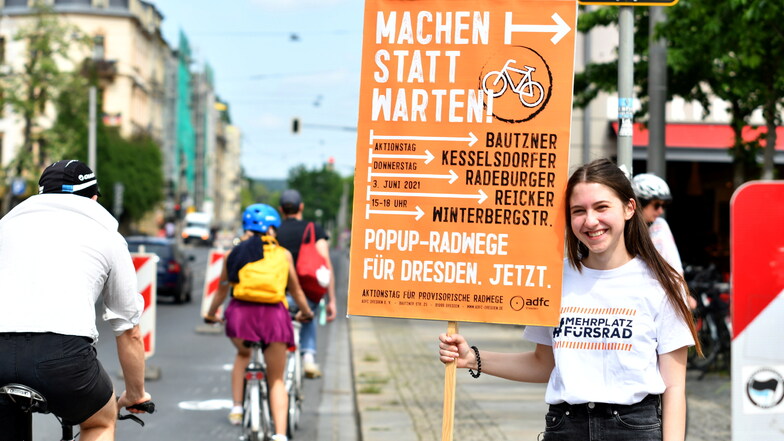 Anna Sarodnik demonstrierte mit dem ADFC für Popup-Radwege in Dresden.