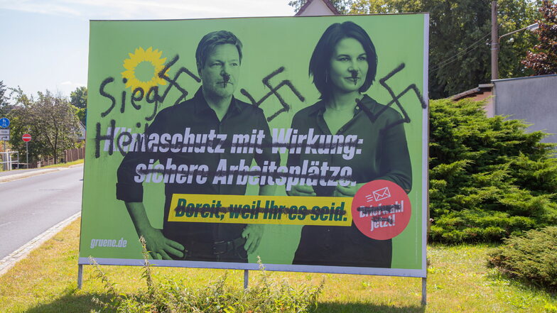 In Rothenburg wurde eine Wahlwerbung der Grünen beschmiert. Jetzt ist das ein Fall für den Staatsschutz.