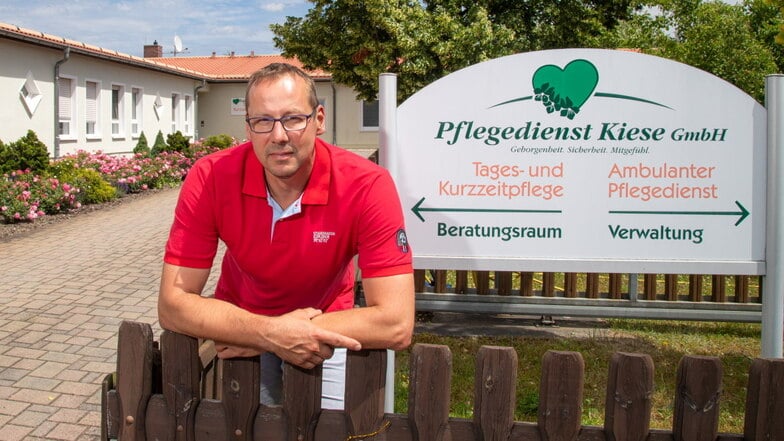 Markus Kiese betreibt den Pflegedienst Kiese in See. Elektroautos seien eine gute Alternative zum Verbrenner, wenn man sie selbst mit Solarstrom aufladen könne, sagt er.