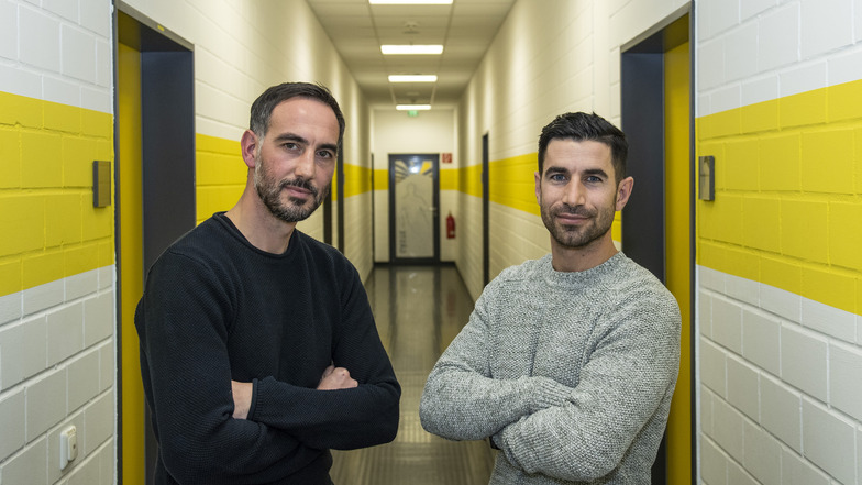 Massimilian Porcello (l.) und Ovid Hajou sind als Assistenten von Dynamos Cheftrainer Maik Walpurgis weit mehr als nur die Hütchenaufsteller.