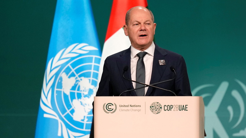 Bundeskanzler Olaf Scholz (SPD) spricht während der Weltklimakonferenz der Vereinten Nationen (COP28) .