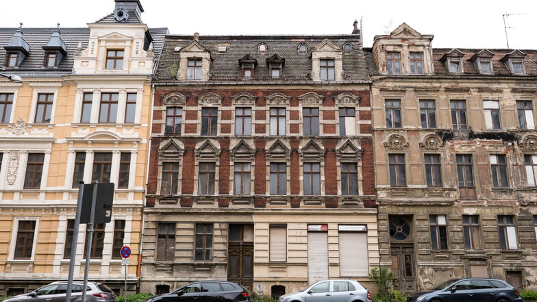 Das Gebäude Schillerstraße 25 in Görlitz (Bildmitte) ist am Mittwoch im Amtsgericht Görlitz zwangsversteigert worden.